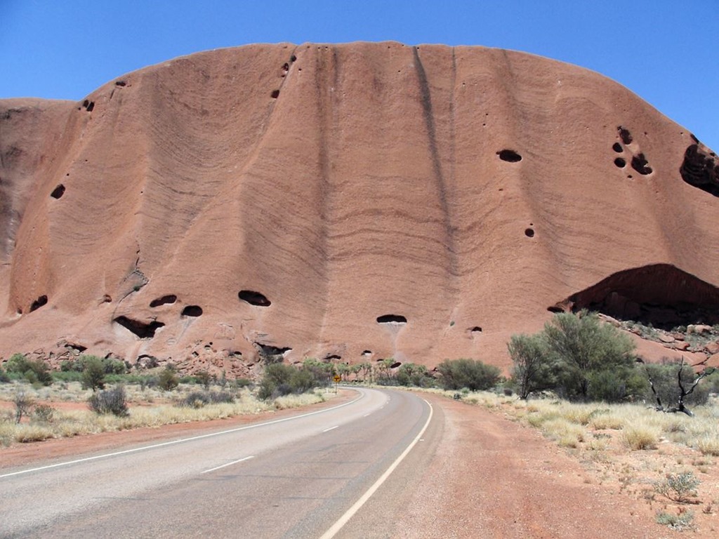 051   Uluru, Australia